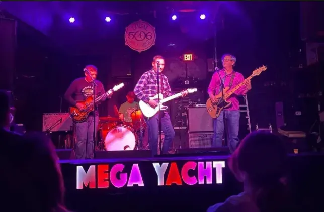 Megayacht with Erie Choir and Three Body Problem